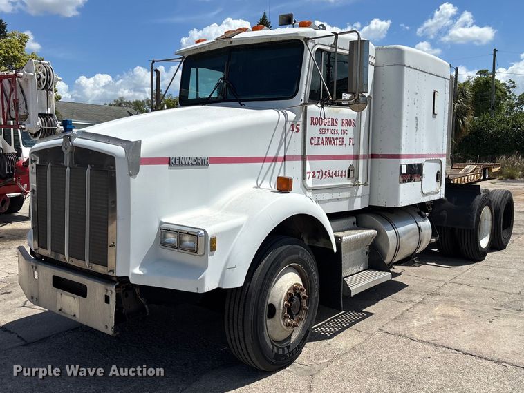 1994 Kenworth T800 semi truck - EA5477