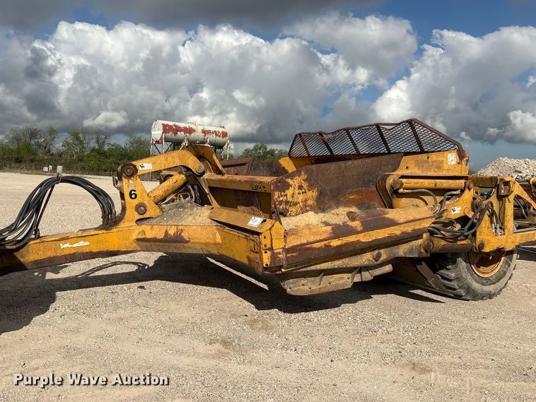 2001 John Deere 1812C scraper - EA7247