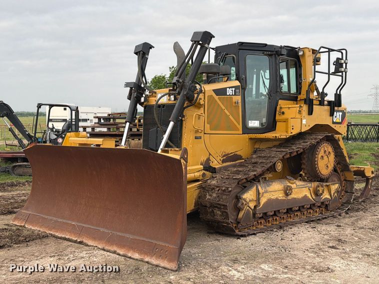 2015 Caterpillar D6T XL dozer - ED5199