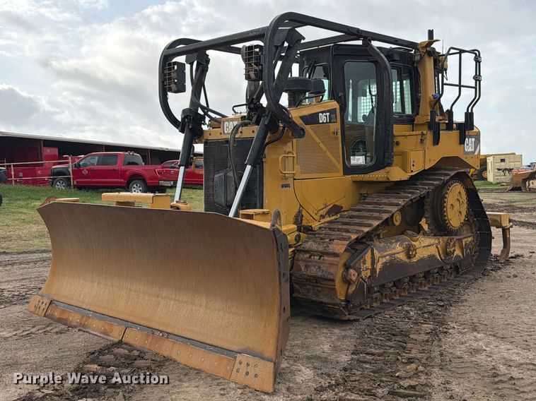 2014 Caterpillar D6T XL dozer - ED5200