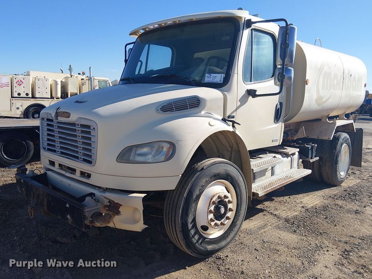 2006 Freightliner Business Class M2 water truck - EE5237