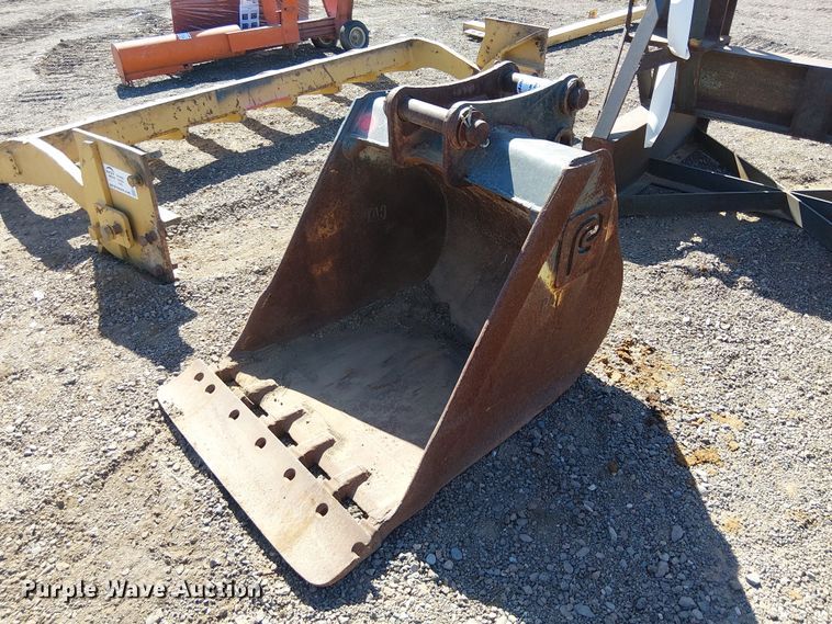 Caterpillar 450 excavator bucket - EE5266