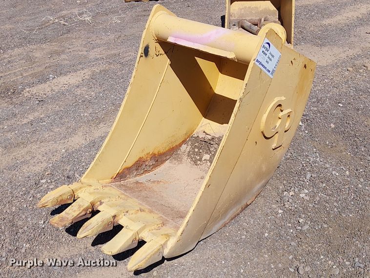 C&P 710 backhoe bucket - EE5270