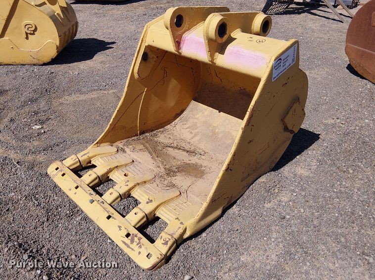 710 backhoe bucket - EE5272