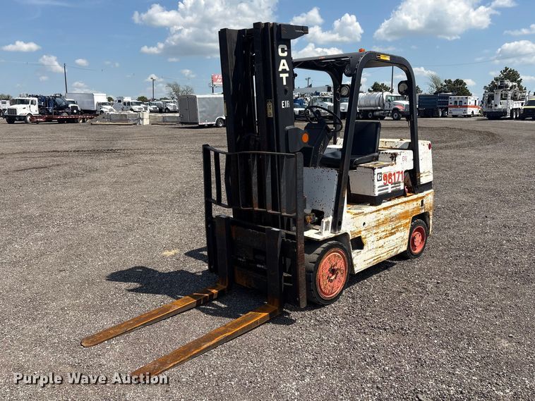 Caterpillar T80 D forklift - EG8955