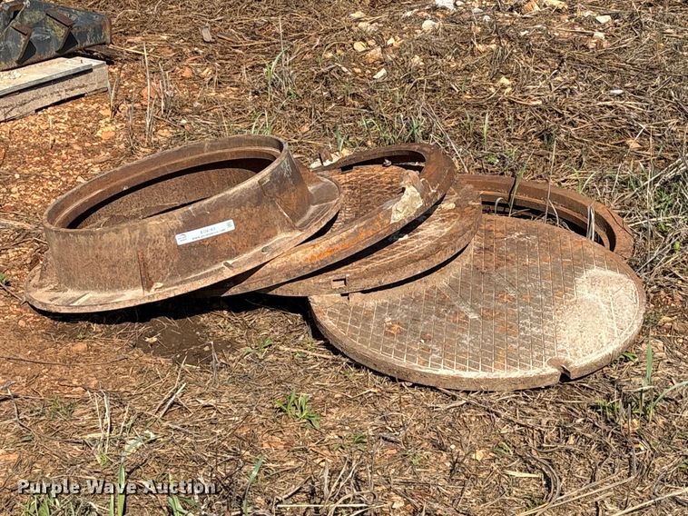 (2) man hole covers - EO4163