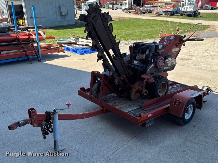 Ditch Witch 1330 trencher - EQ5011