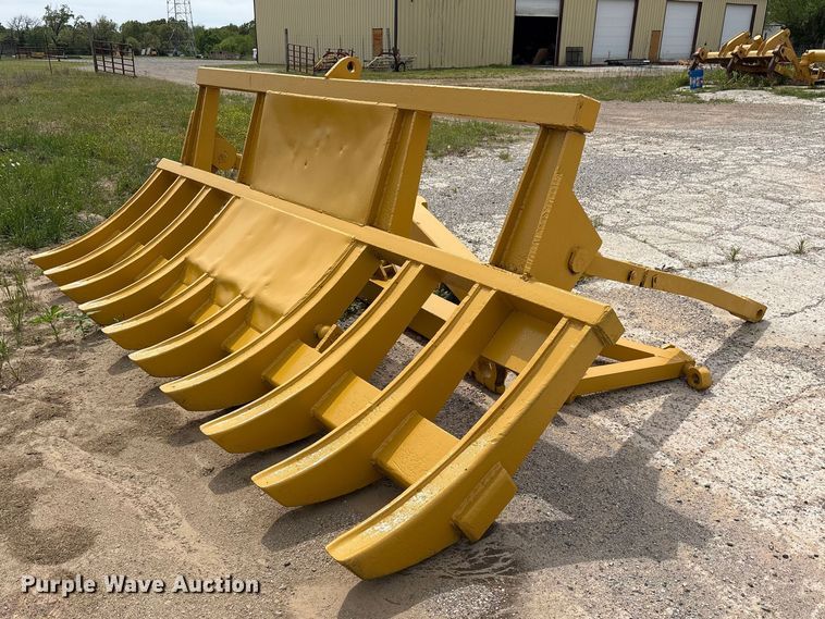 Caterpillar root rake - ES8877