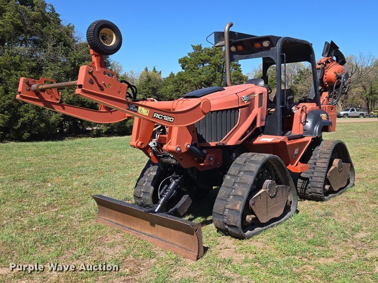 2014 Ditch Witch RT120 QUAD vibratory cable plow - ET5197
