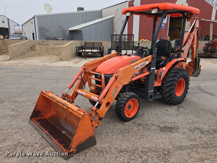Kubota B26 HST backhoe - EV5582