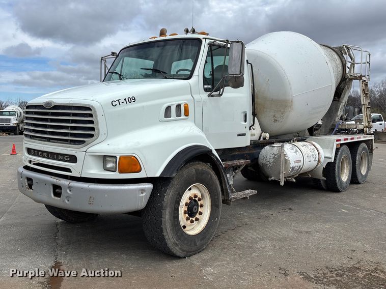 2002 Sterling L8500 ready mix truck - FB3317