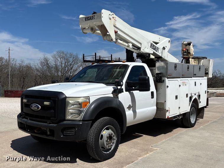 2011 Ford F550 bucket truck - FB3392
