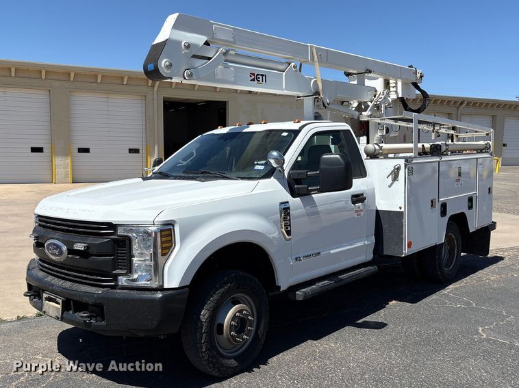 2019 Ford F350 Super Duty XL bucket truck - FC2213