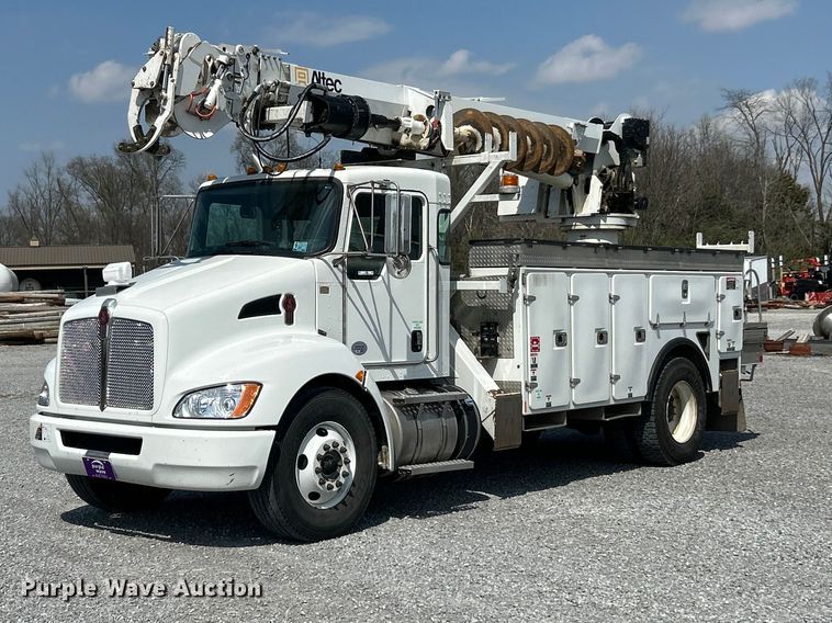 2016 Kenworth T370 digger derrick truck - FC5310