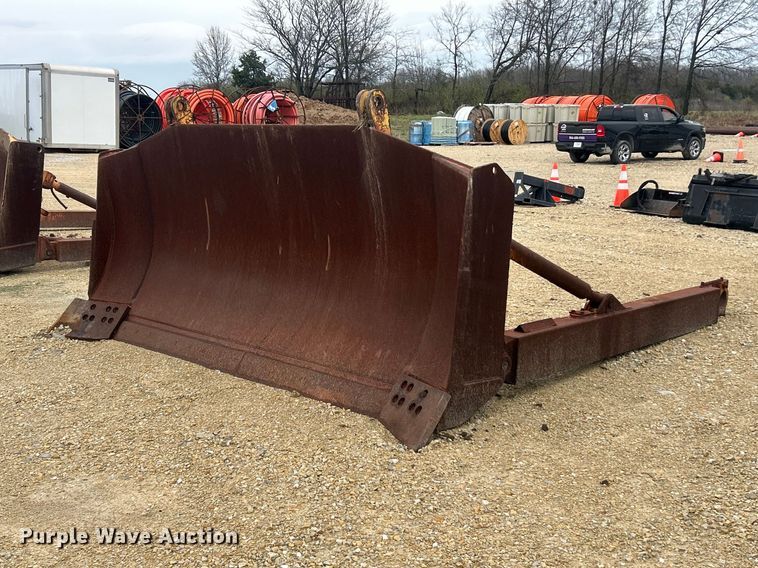 Komatsu 68 dozer blade - FC5337