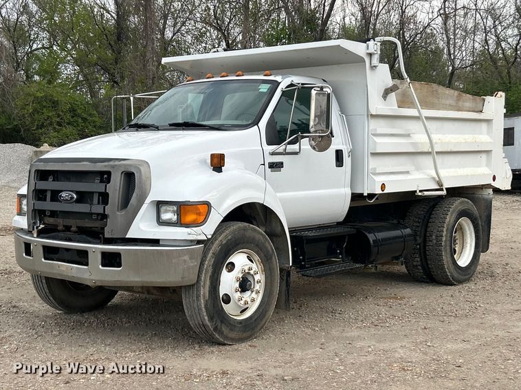 2004 Ford F750 Super Duty dump truck - FC5368