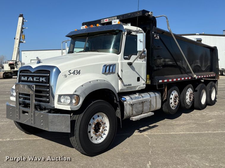 2018 Mack GU713 dump truck - FC5567