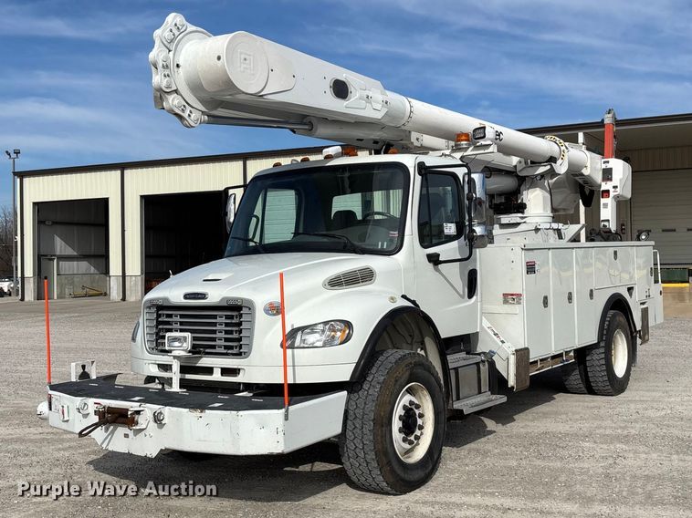 2013 Freightliner M2 bucket truck - FG0199