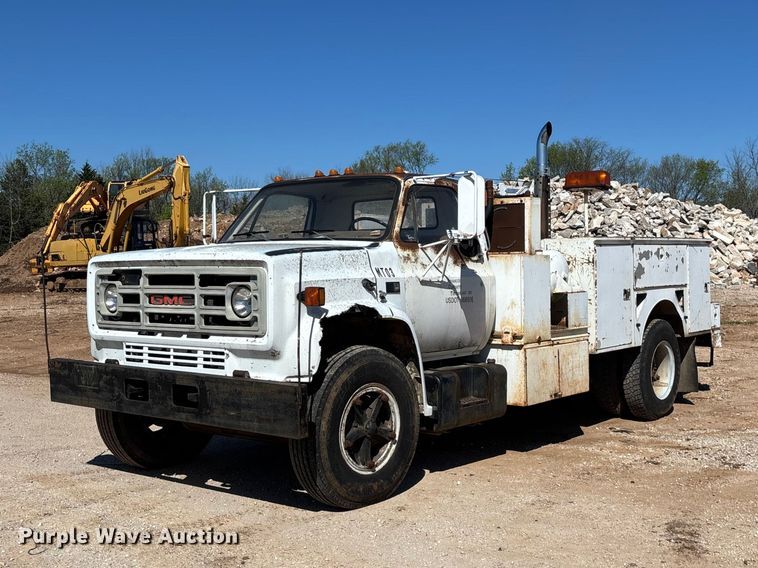 1987 GMC 7000 utility / service truck - FG0225