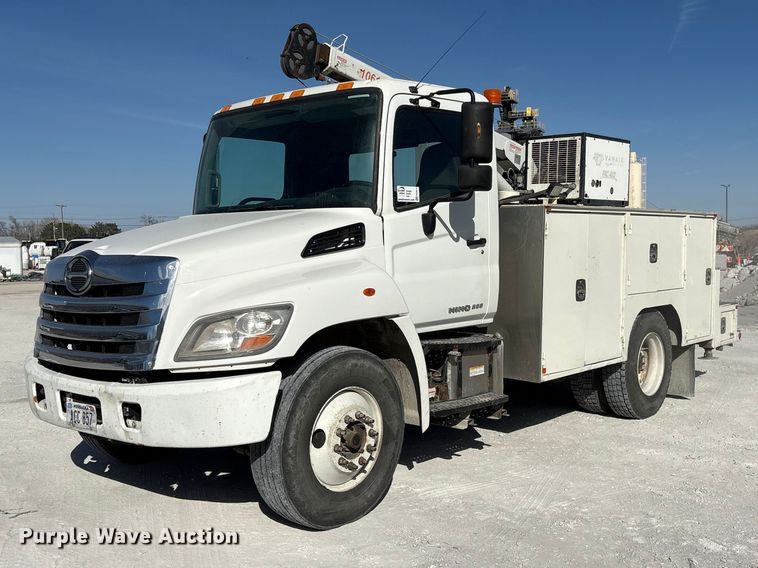 2016 Hino 268 utility / service truck - FG2814