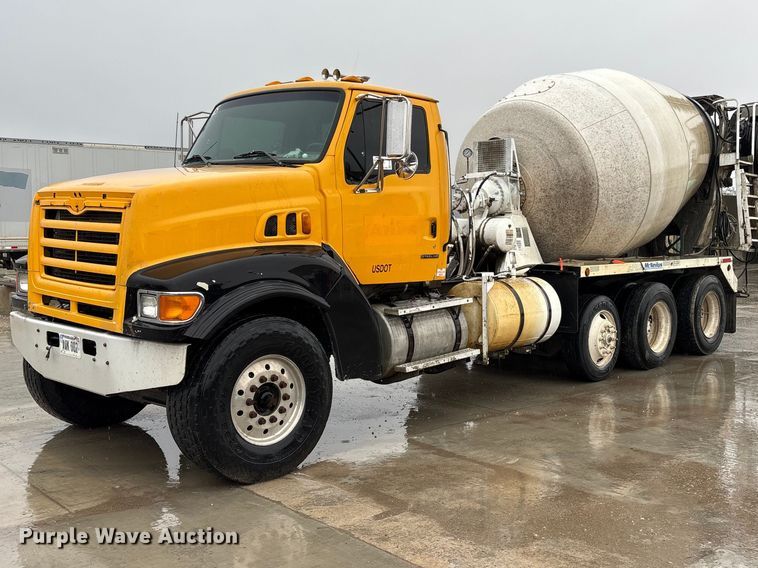 1999 Sterling L9511 ready mix truck - FG2824