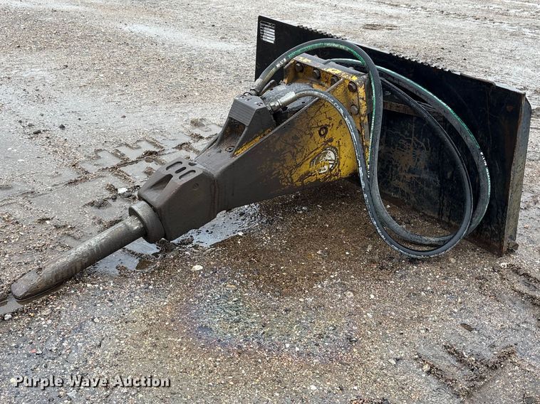 2014 B&D Fabricators SBC-410 skid steer breaker - FG2834