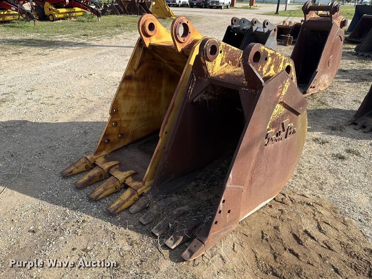 (2) excavator buckets - FH6526