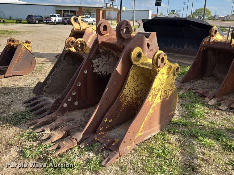 (3) Caterpillar excavator buckets - FH6528
