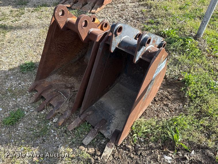 (2) buckets - FH6538