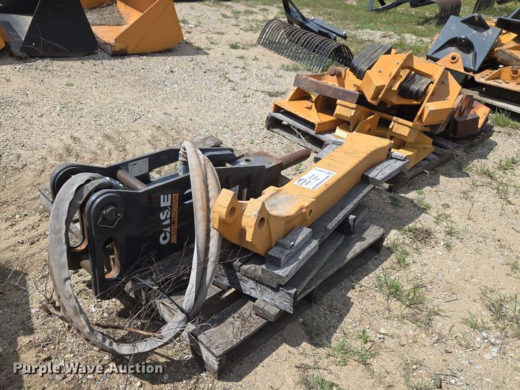 Case CH-4M Backhoe attachments - FH6610