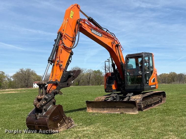 2018 Doosan DX140LCR-5 mini excavator - NK9072