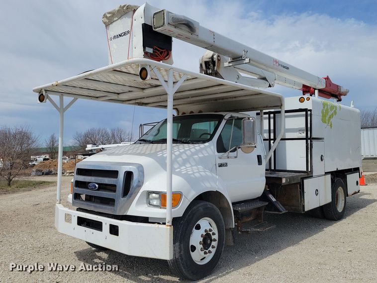 2007 Ford F750 Super Duty bucket truck - NK9995