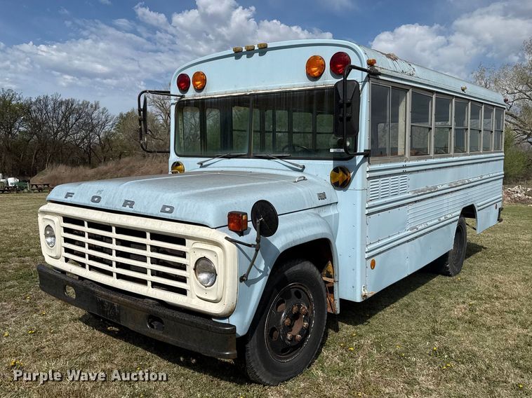 1976 Ford school bus - DZ5440