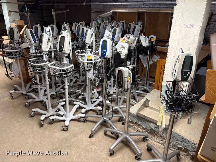 (43) Welch Allyn spot vital machines - DZ5458