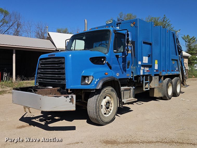 2016 Freightliner 108SD refuse truck - EO7227