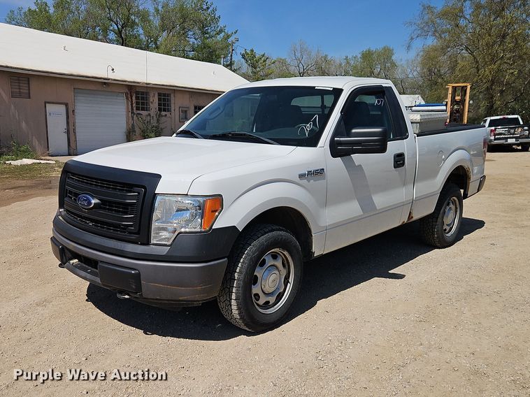 2014 Ford F150 pickup truck - EO7230