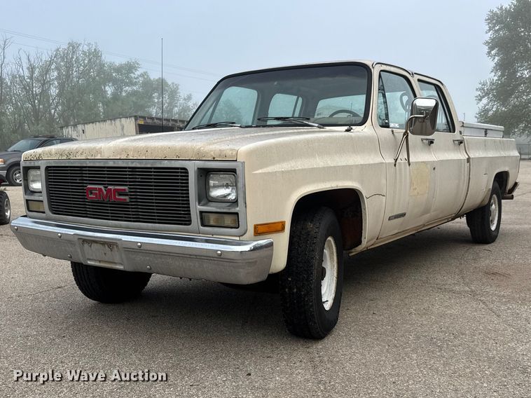 1991 GMC 3500 Crew Cab pickup truck - ET1990