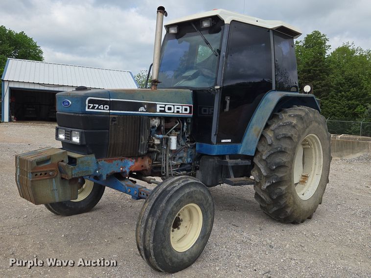 Ford 7740 tractor - ET5124