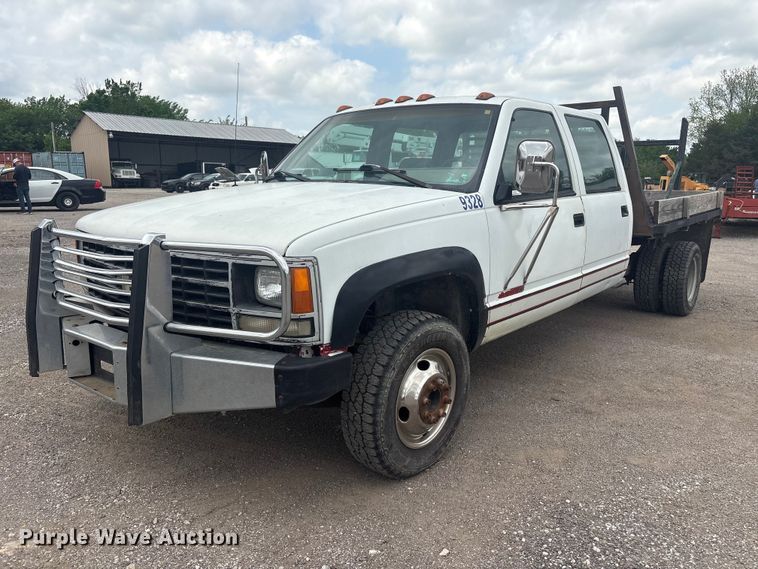 1993 Chevrolet 3500 Crew Cab flatbed pickup truck - ET5127