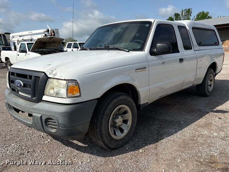 2010 Ford Ranger pickup truck - ET5131