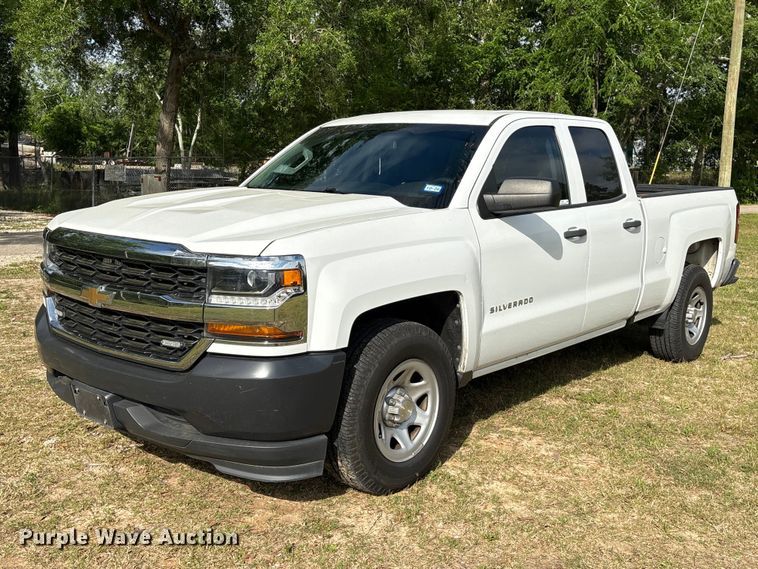 2019 Chevrolet Silverado 1500 Ext. Cab pickup truck - EU0521