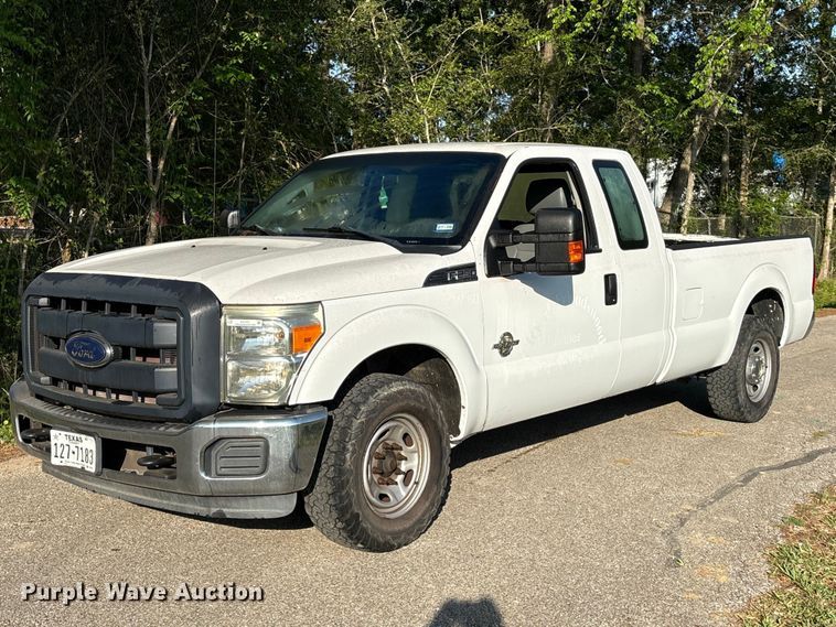 2015 Ford F250 Super Duty Ext. Cab pickup truck - EU7472
