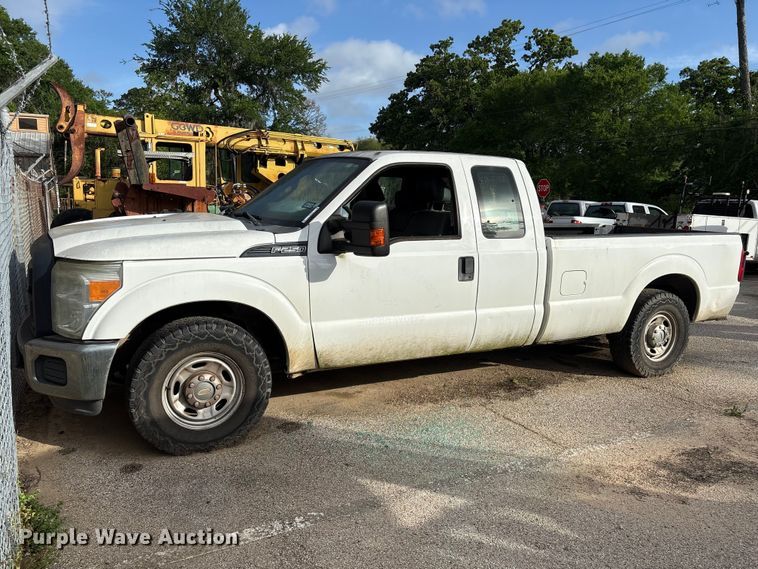 2013 Ford F250 Super Duty Ext. Cab pickup truck - EU7475