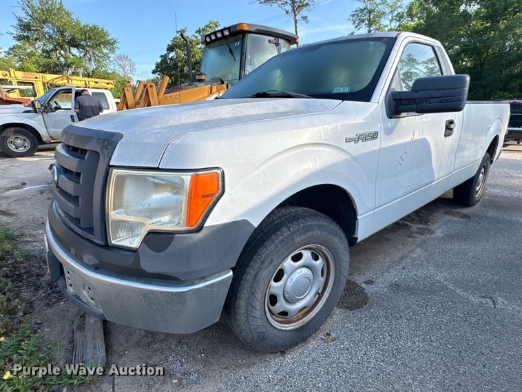 2011 Ford F150 pickup truck - EU7476