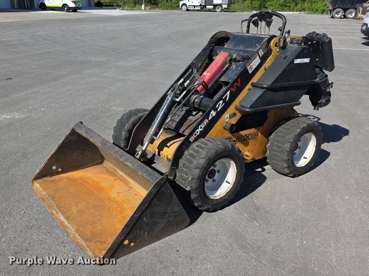 Boxer 427W compact utility loader - EV2050