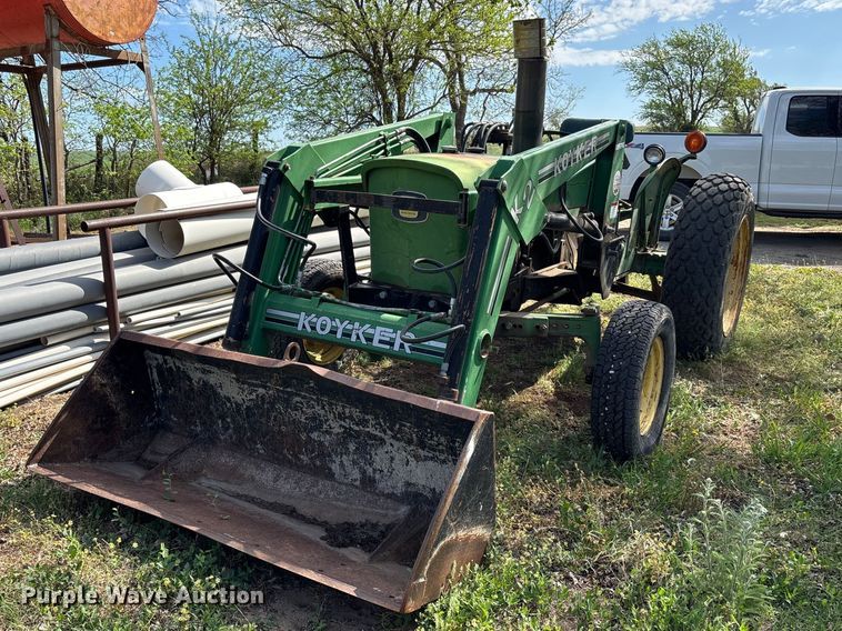 1969 John Deere 820 tractor - EV2057