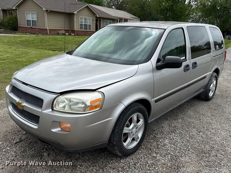 2008 Chevrolet Uplander LS van - EV7704