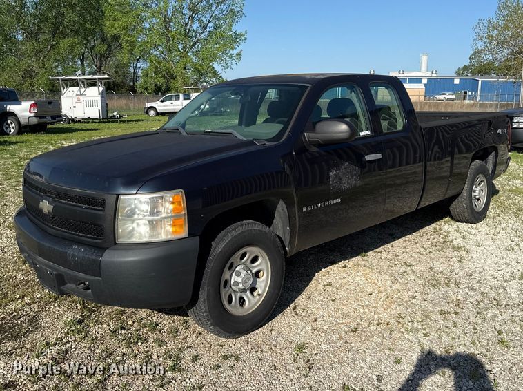 2008 Chevrolet Silverado 1500  Ext. Cab pickup truck - EV7708