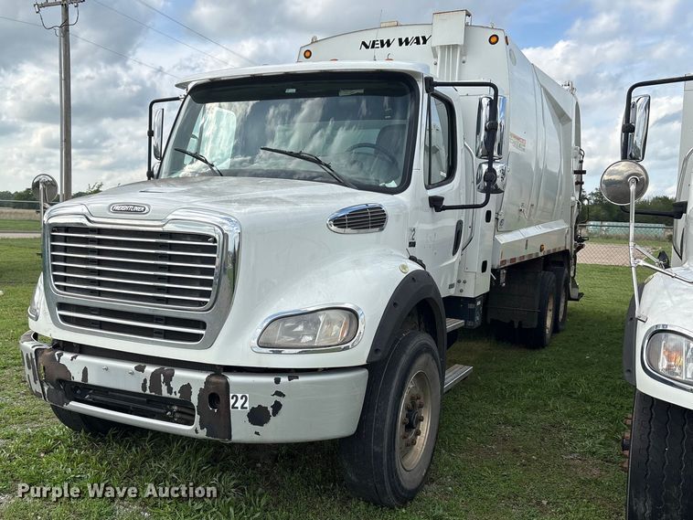 2014 Freightliner Business Class M2 refuse truck - EW1526