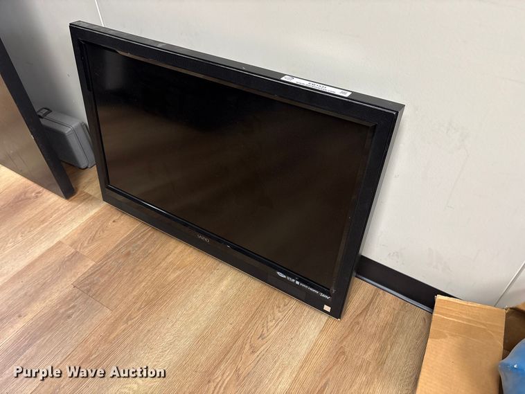 Vizio 42" television - EW1531